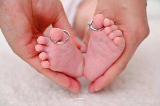 明港宝宝打喷嚏发烧 明港宝宝打喷嚏发烧